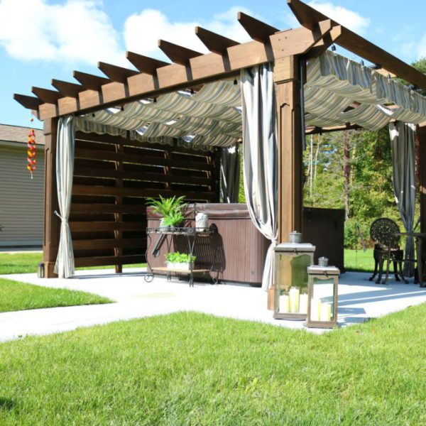 Mendoza, Grandfather posts, custom privacy wall, Dia Shade, Curtains