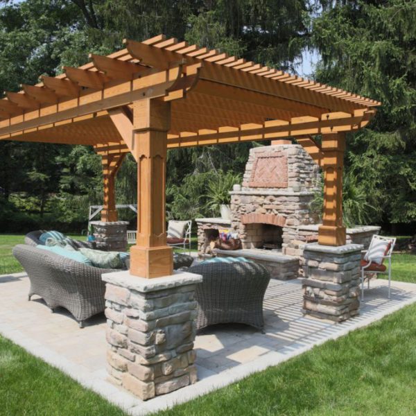 Ouback Pergola w braces and custom grandfather posts in cedartone stain