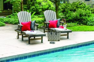 comfo back chaise lounges lifestyle
